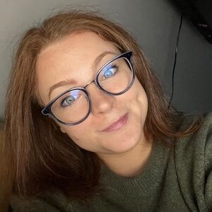 Meet your Posher, Chloe